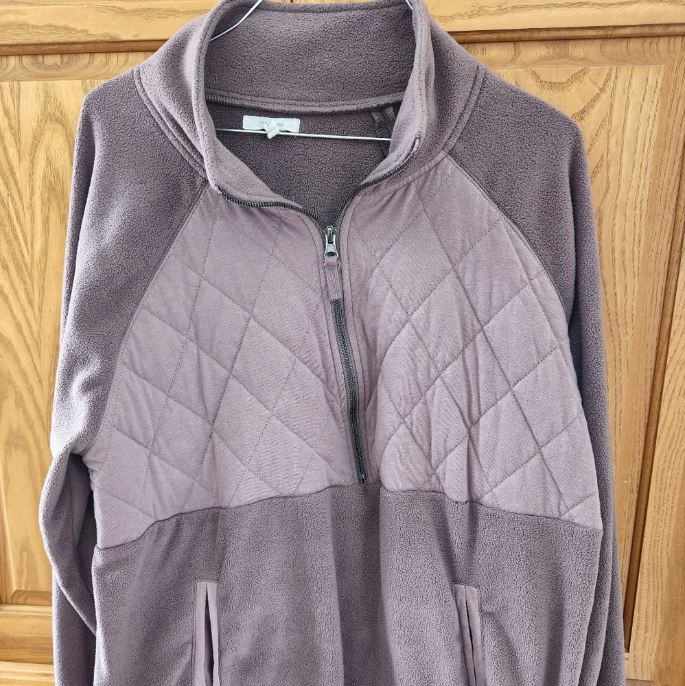 Half zip pull over